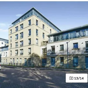 Modern 2 Bedrooms & Two Bathrooms Edinburgh