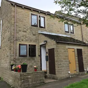 https://8-changegate-court-keighley.yorkshirehotels.net