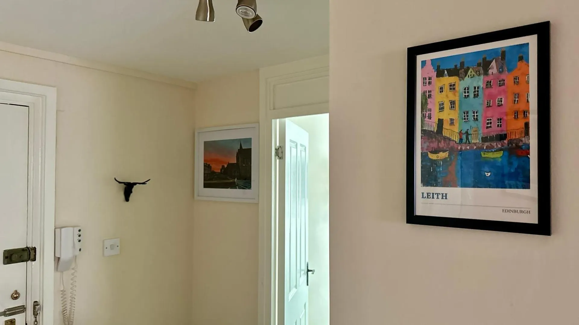 The Red Door, Two-Bedrooms Apartment Edinburgh 0*,  United Kingdom